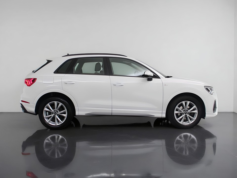 Audi Q3 35 TDI S line (2)