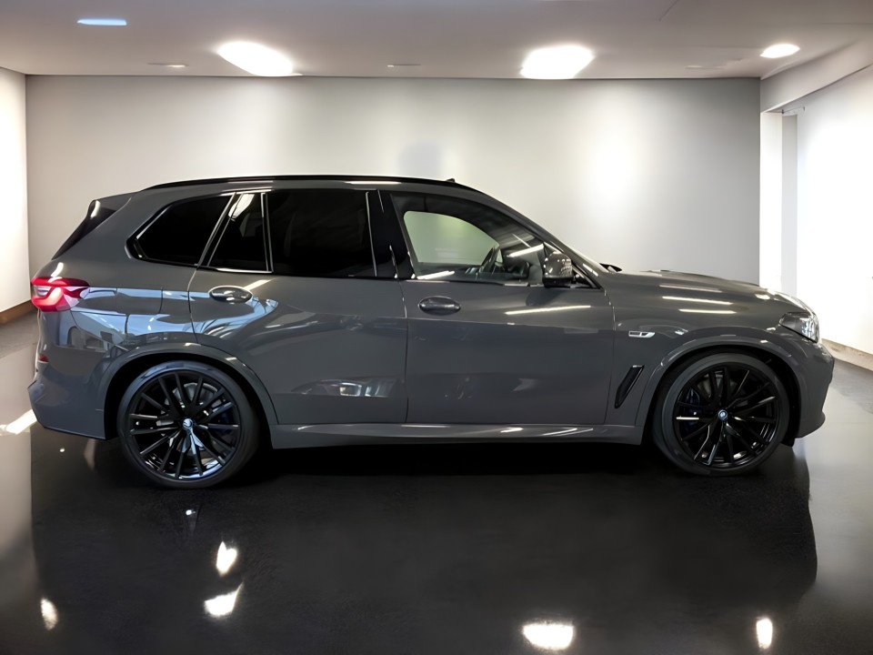 BMW X5 xDrive45e M-Sport (2)