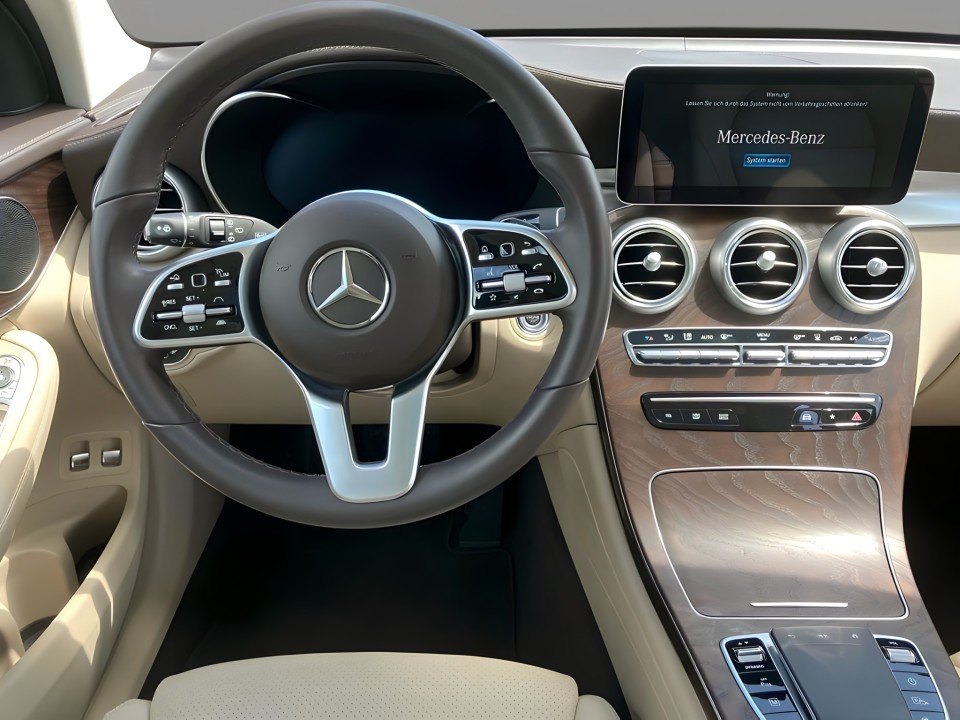 Mercedes-Benz GLC 300e 4MATIC AMG (5)