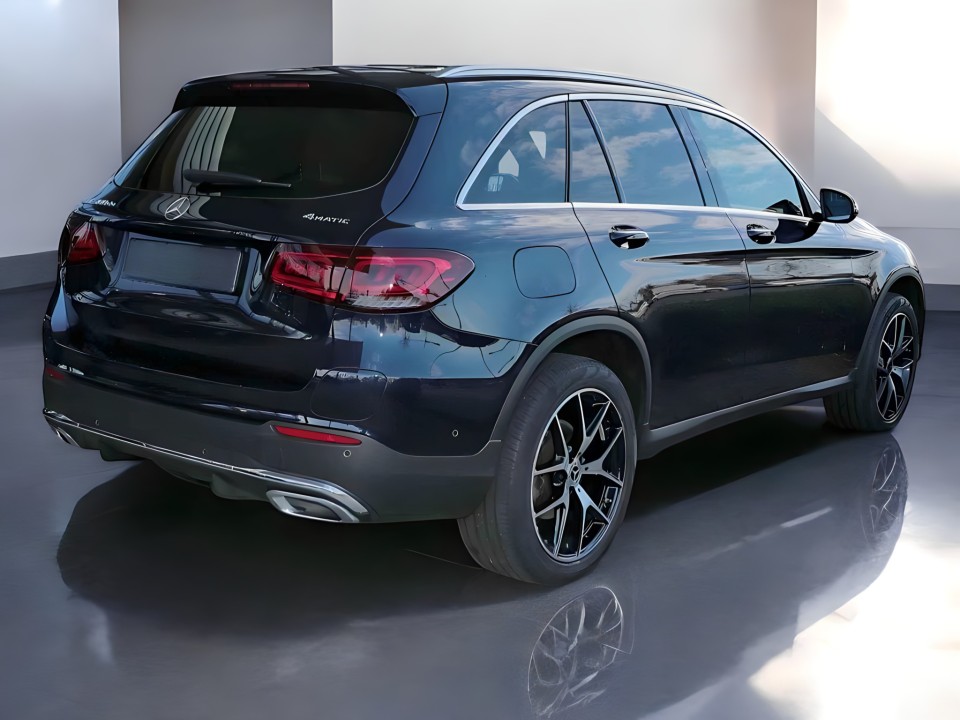 Mercedes-Benz GLC 300de 4MATIC AMG (2)