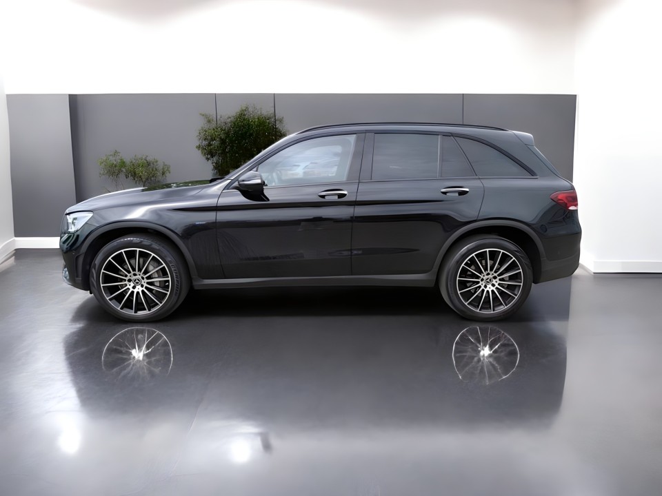 Mercedes-Benz GLC 300e 4MATIC AMG (3)