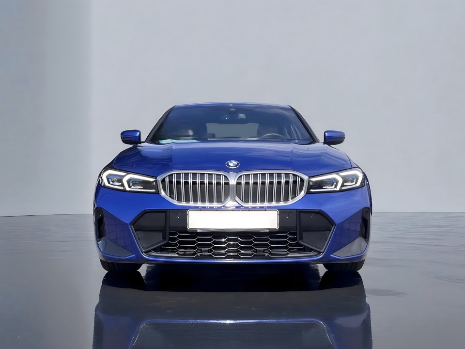 BMW Seria 3 320D M-Sport (2)