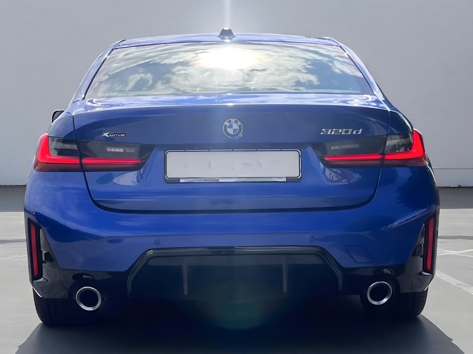 BMW Seria 3 320D M-Sport (4)