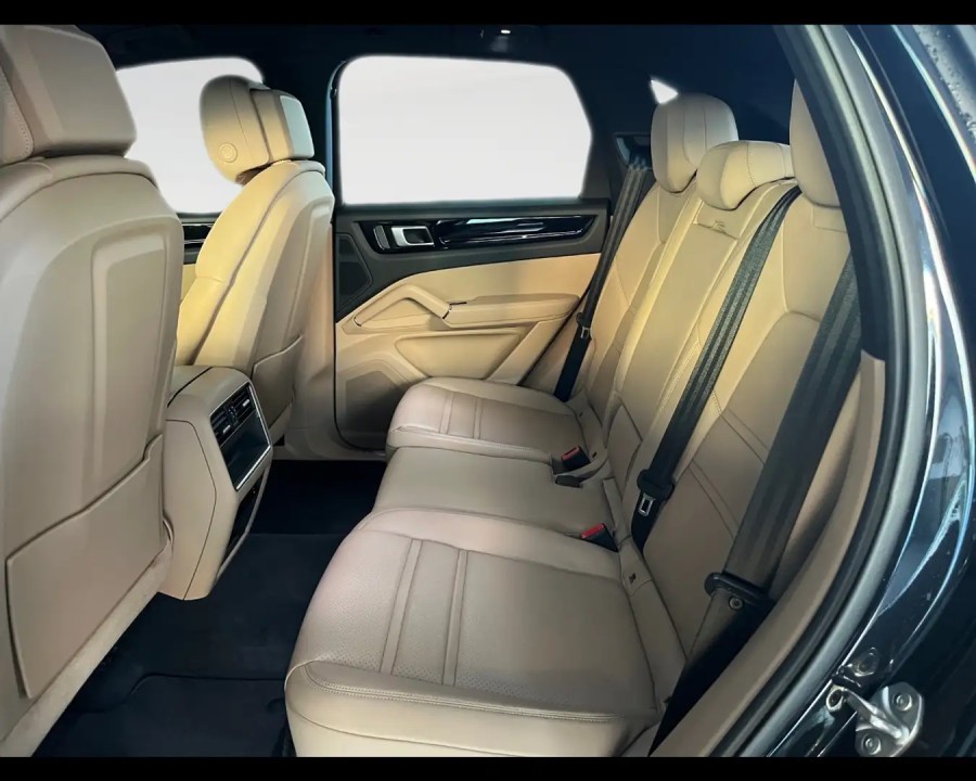 Porsche Cayenne E-Hybrid (5)