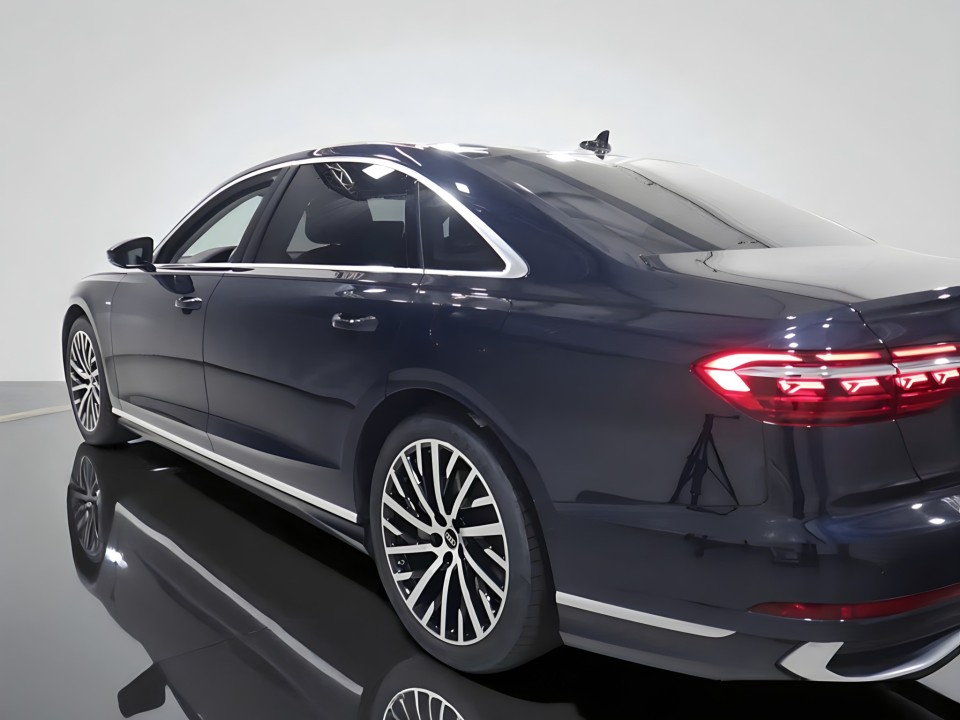 Audi A8 L 60 TFSIe quattro tiptronic (5)