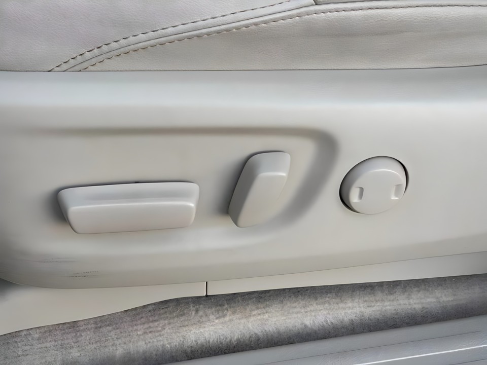 Toyota Land Cruiser 2.8D Invincible - foto 21