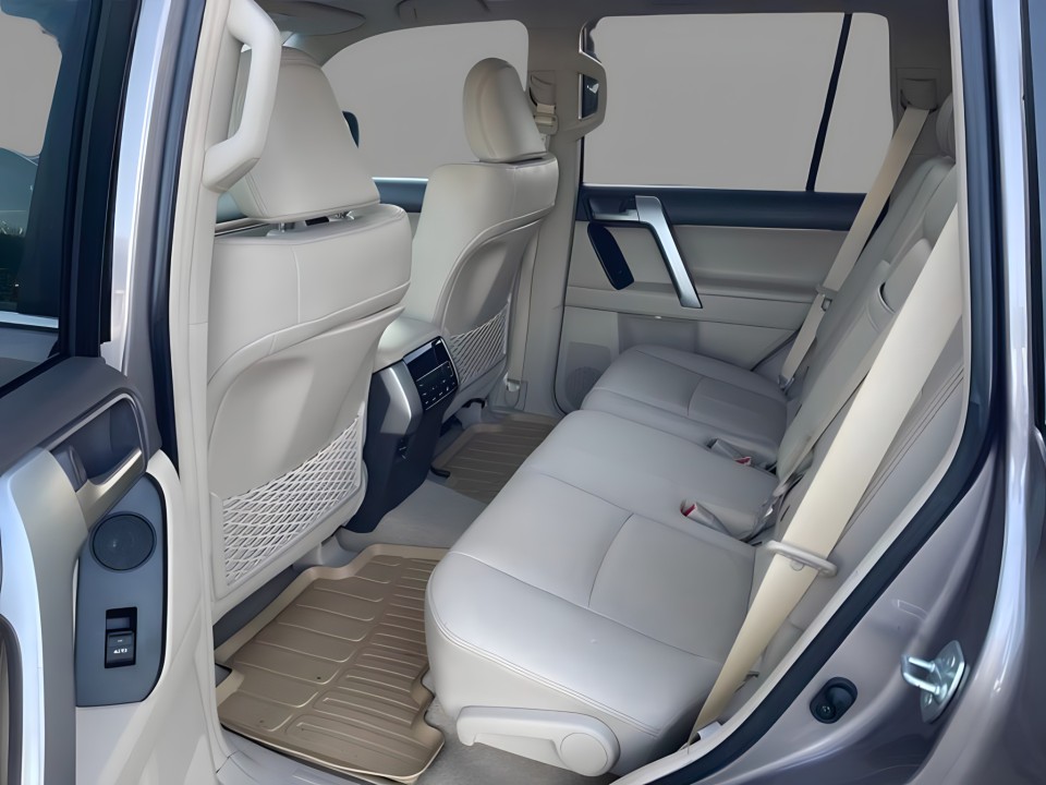 Toyota Land Cruiser 2.8D Invincible - foto 8