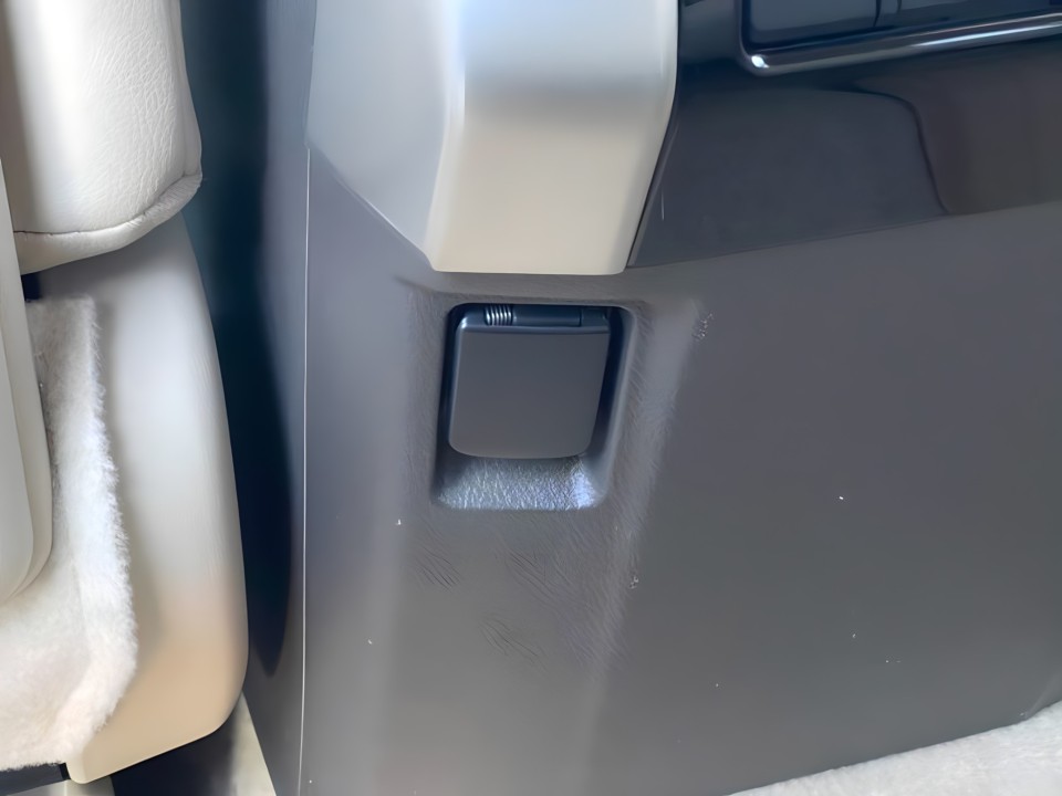 Toyota Land Cruiser 2.8D Invincible - foto 23