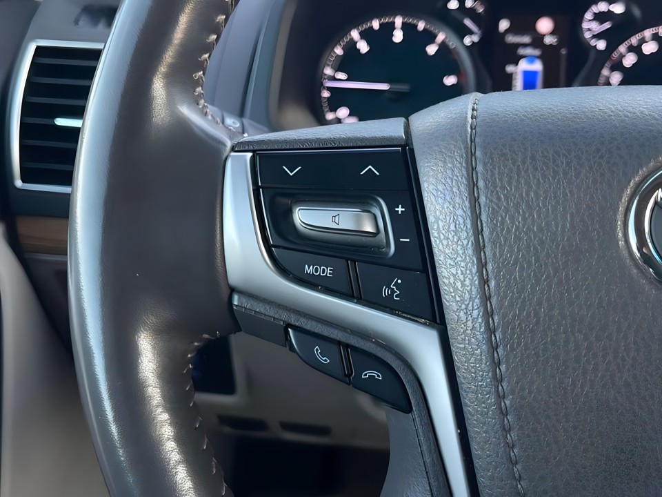 Toyota Land Cruiser 2.8D Invincible - foto 13