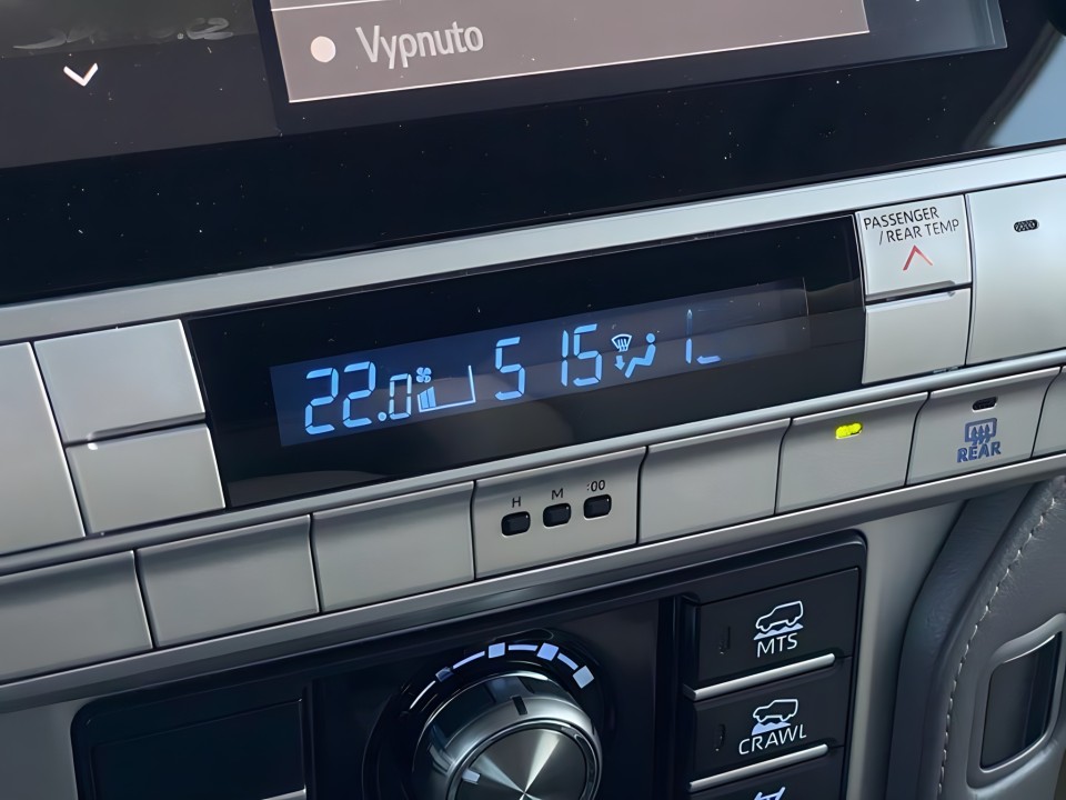 Toyota Land Cruiser 2.8D Invincible - foto 27