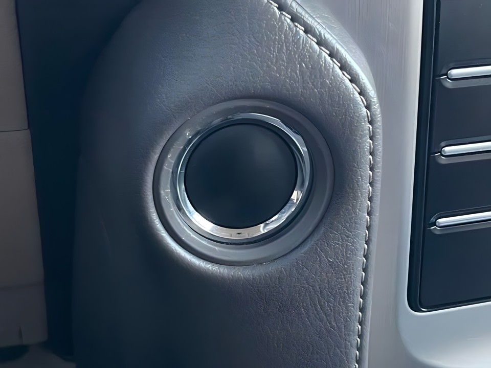 Toyota Land Cruiser 2.8D Invincible - foto 30