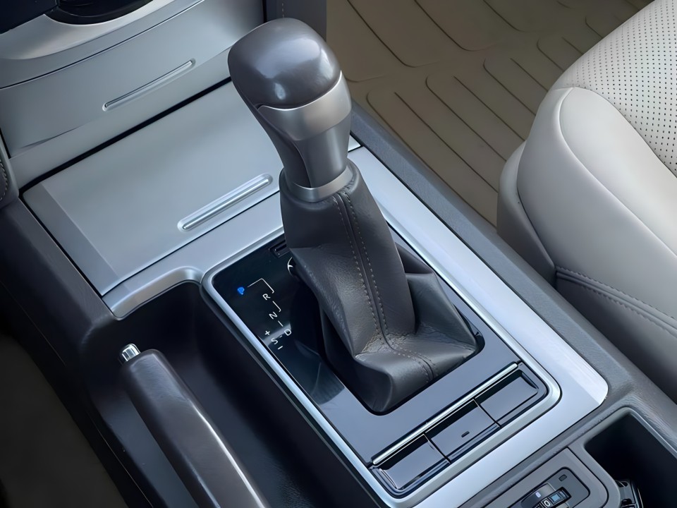 Toyota Land Cruiser 2.8D Invincible - foto 17