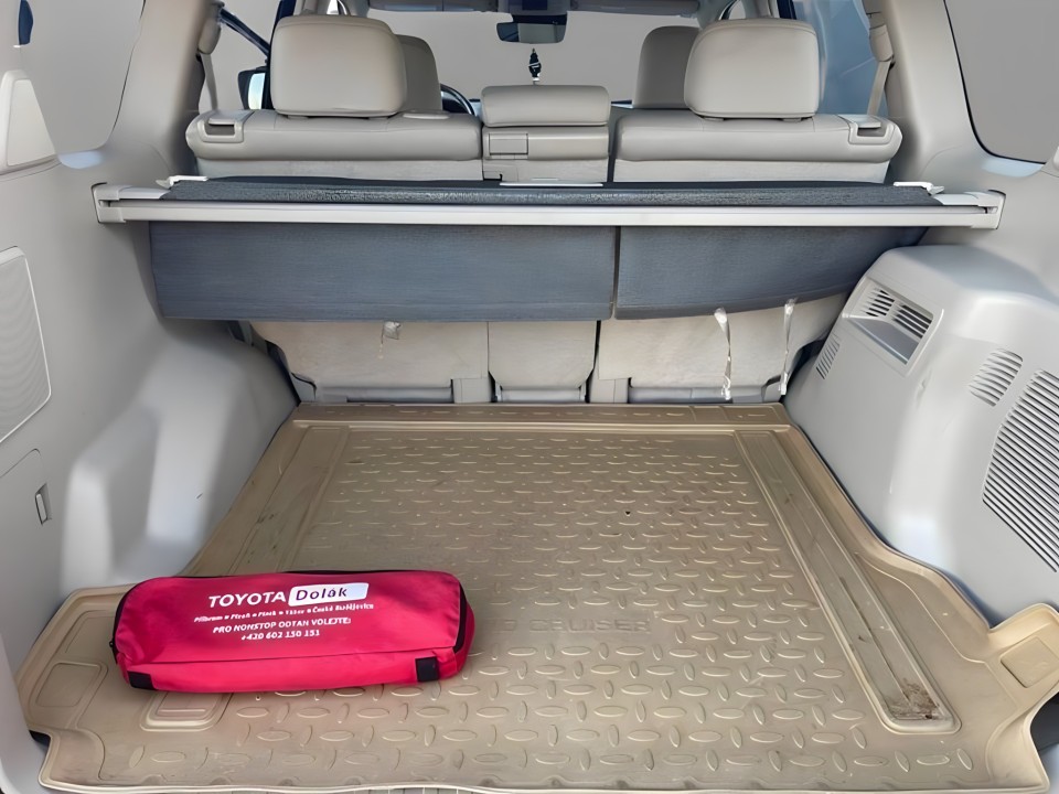 Toyota Land Cruiser 2.8D Invincible - foto 41