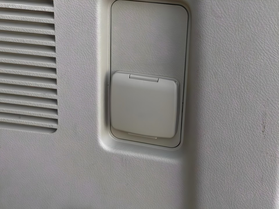 Toyota Land Cruiser 2.8D Invincible - foto 38