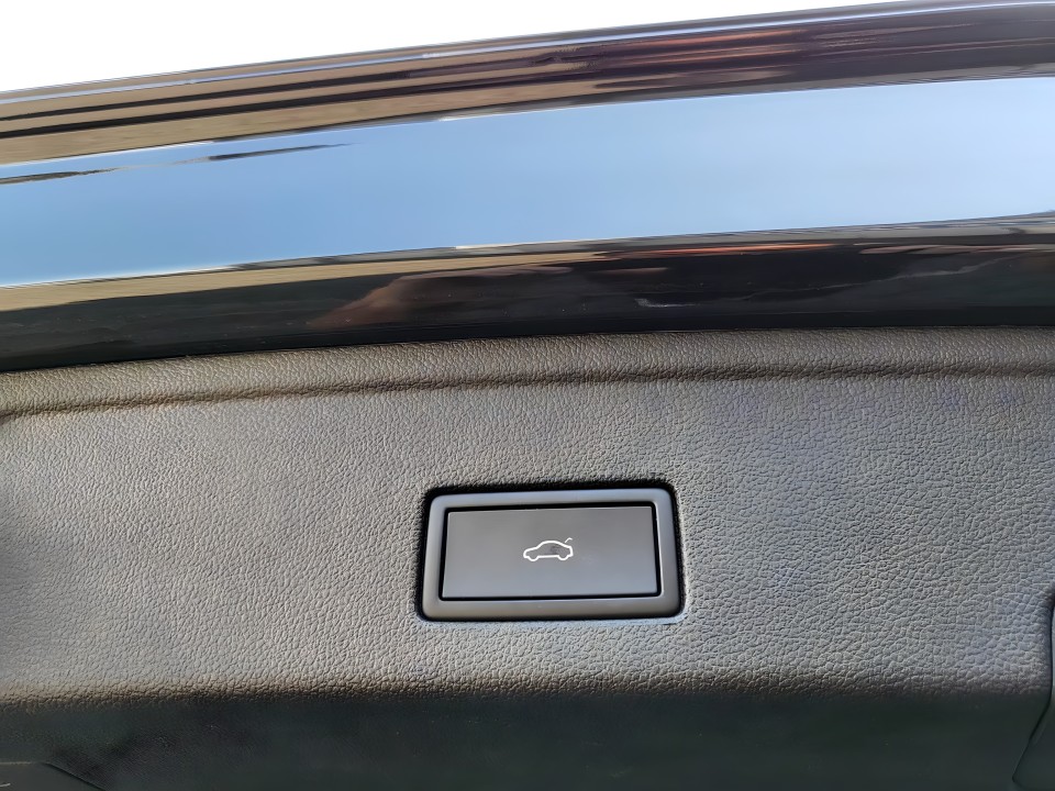 Volkswagen Touareg TDI V6 4x4 - foto 24