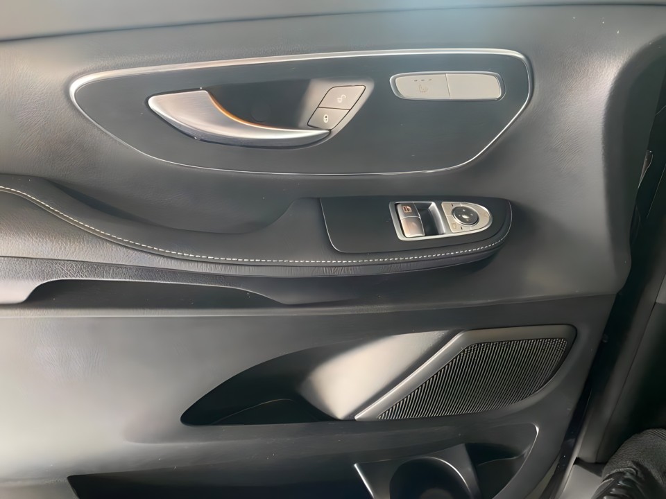 Mercedes-Benz V 300 d 4MATIC - foto 13