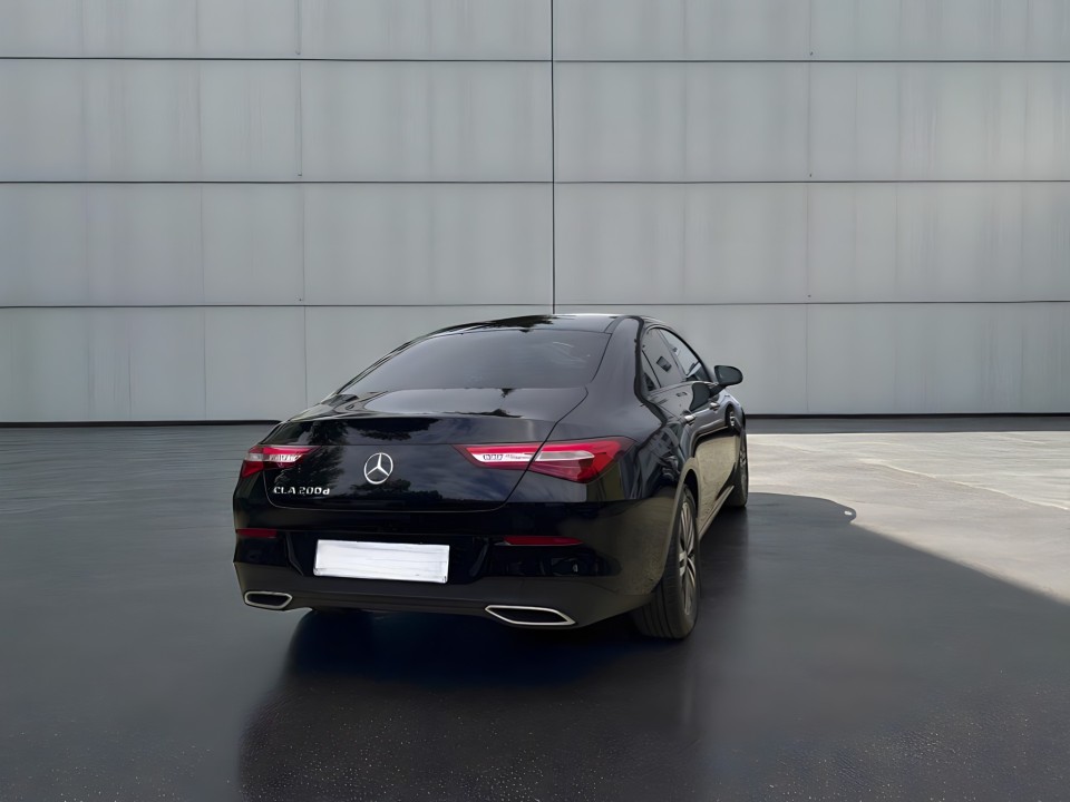 Mercedes-Benz CLA 200d (3)