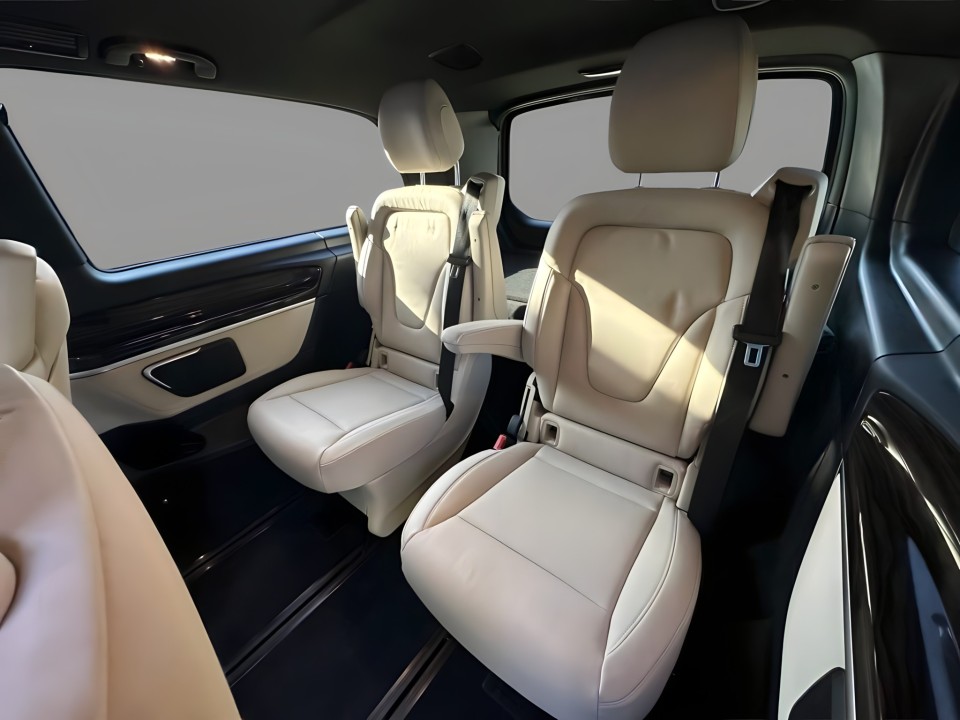 Mercedes-Benz V 300 d Extralang 4Matic 9G-TRONIC AMG Line - foto 8