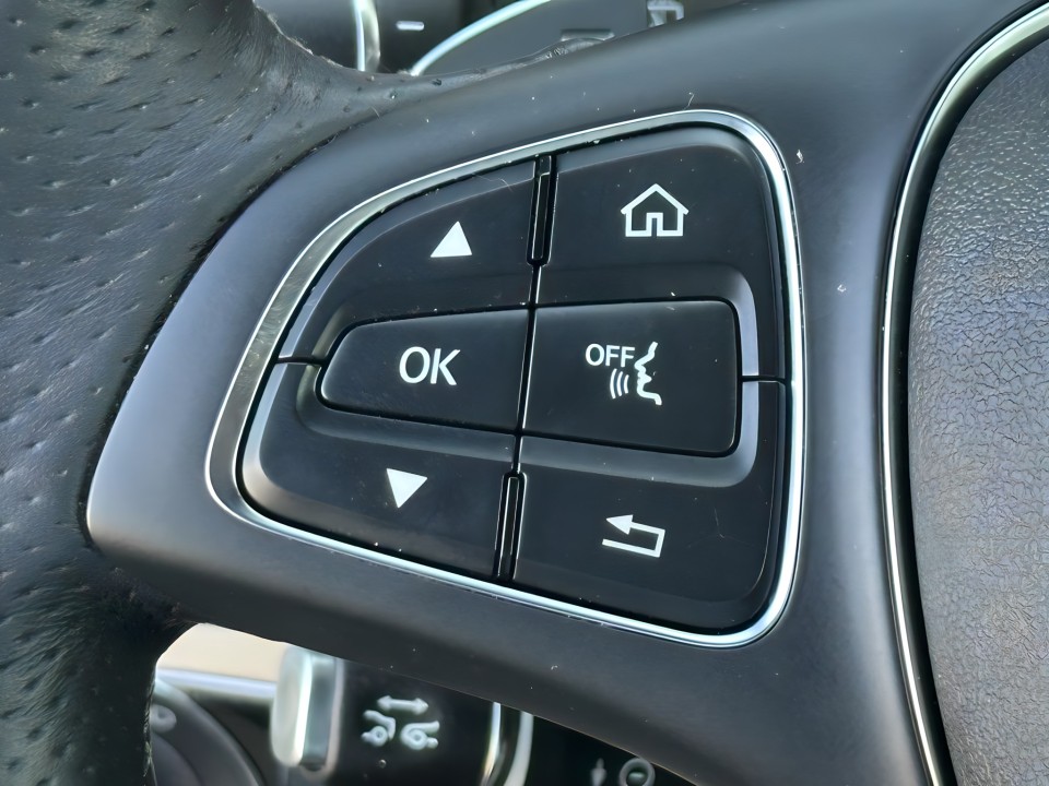 Mercedes-Benz V 300 d Extralang 4Matic 9G-TRONIC AMG Line - foto 18