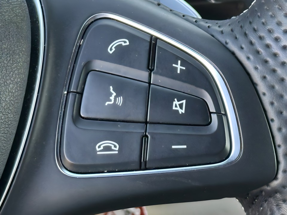 Mercedes-Benz V 300 d Extralang 4Matic 9G-TRONIC AMG Line - foto 19