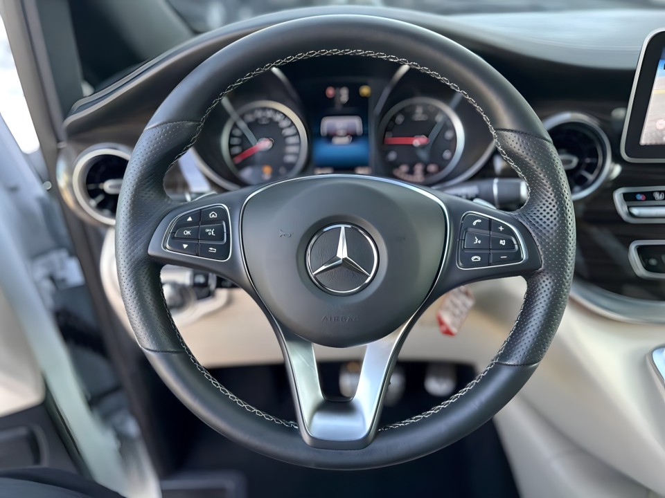 Mercedes-Benz V 300 d Extralang 4Matic 9G-TRONIC AMG Line - foto 13