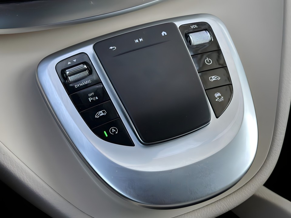 Mercedes-Benz V 300 d Extralang 4Matic 9G-TRONIC AMG Line - foto 17