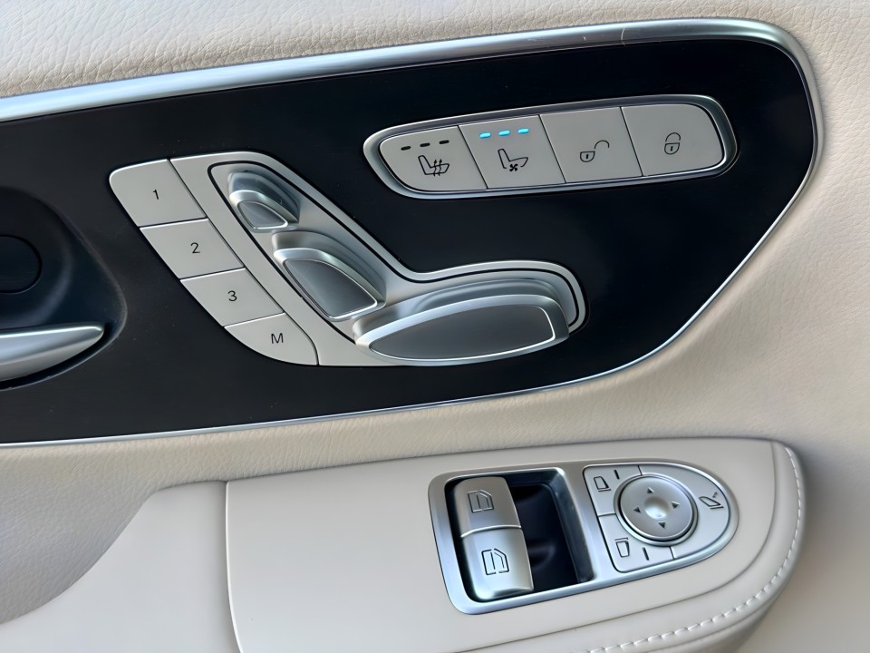 Mercedes-Benz V 300 d Extralang 4Matic 9G-TRONIC AMG Line - foto 16