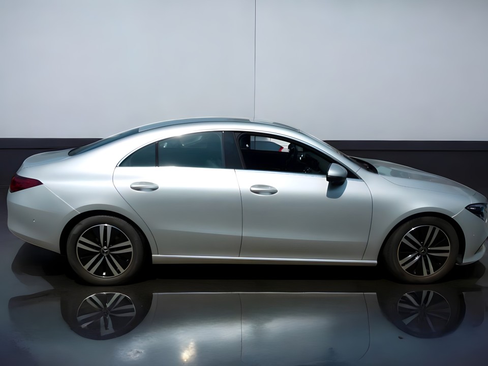 Mercedes-Benz CLA 180 d (2)