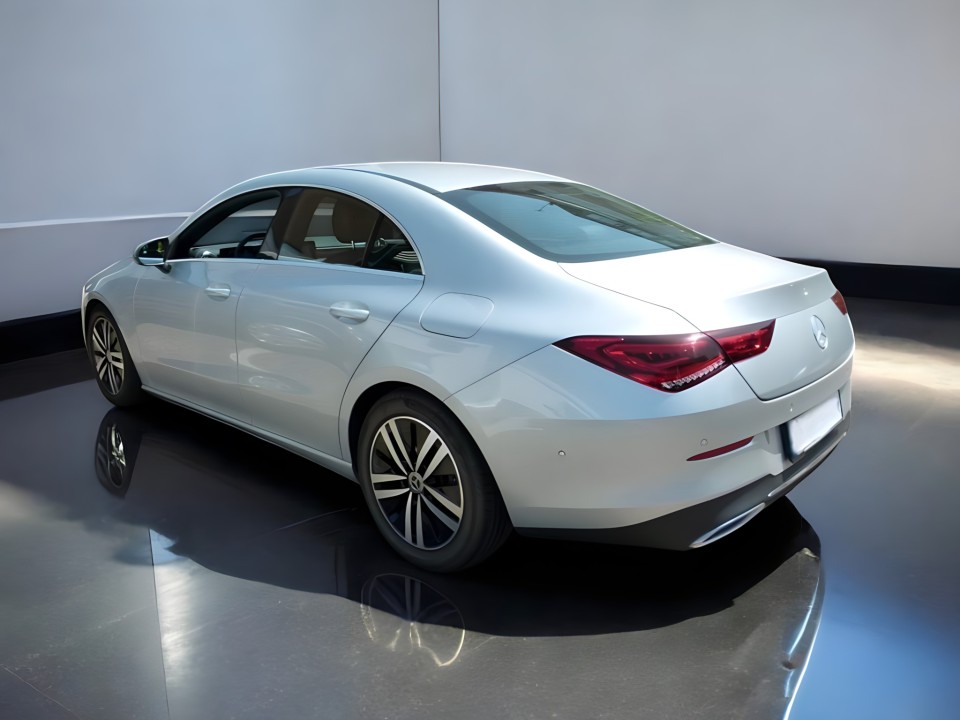 Mercedes-Benz CLA 180 d (5)