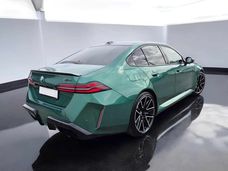 BMW Seria 5 M5 xDrive (2)