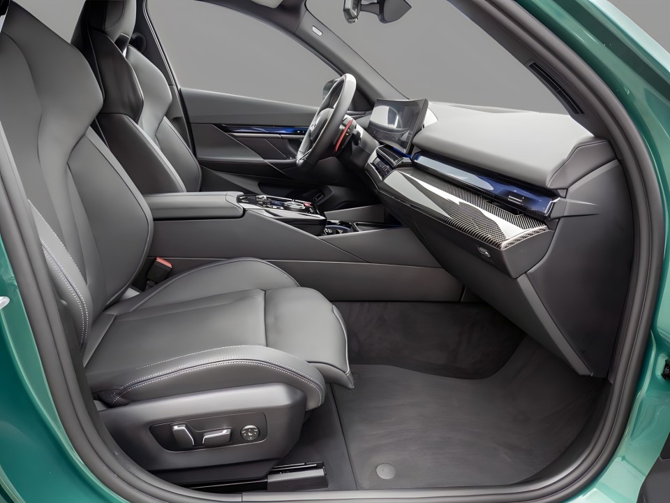 BMW Seria 5 M5 xDrive - foto 9