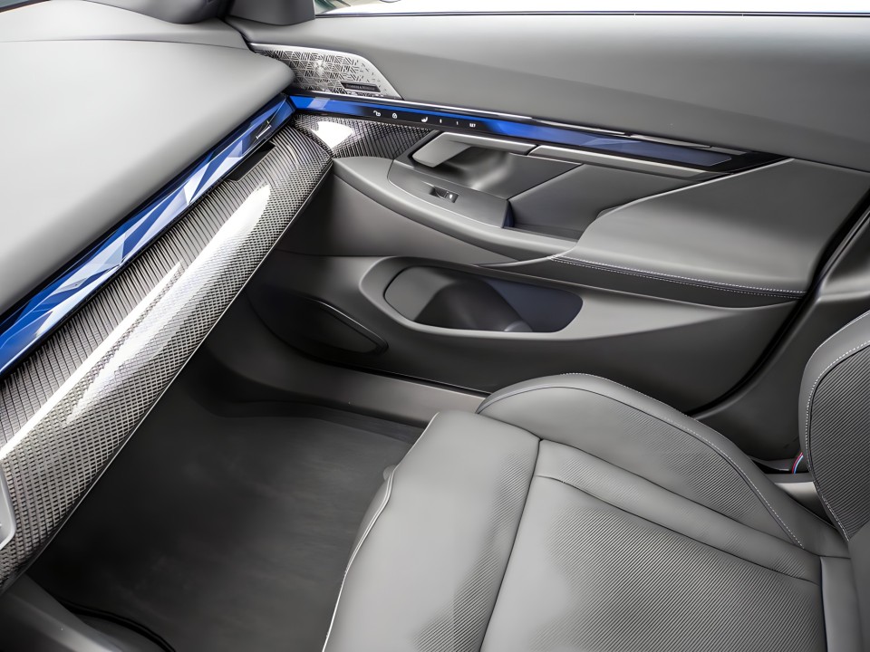 BMW Seria 5 M5 xDrive - foto 10