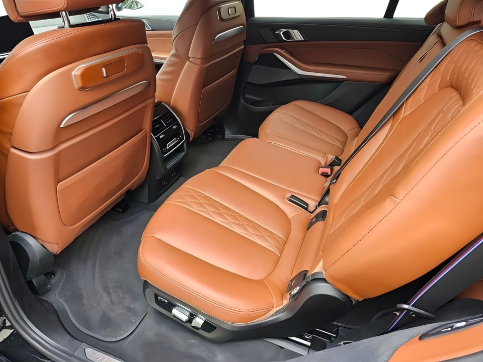 BMW X7 xDrive40i M-Sport - foto 8