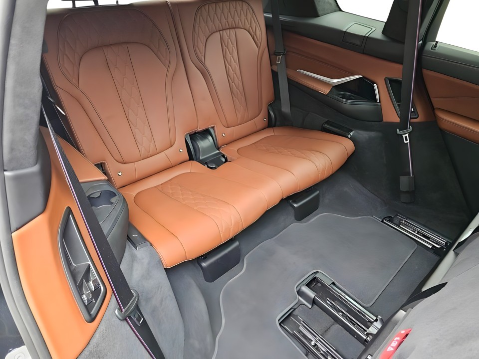 BMW X7 xDrive40i M-Sport - foto 11