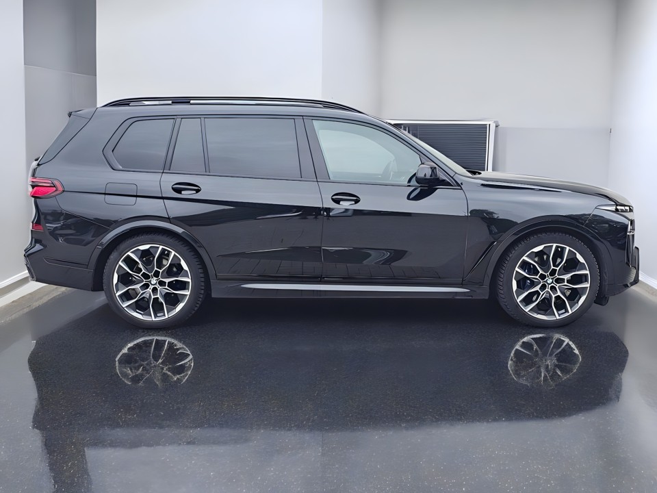 BMW X7 xDrive40i M-Sport (2)