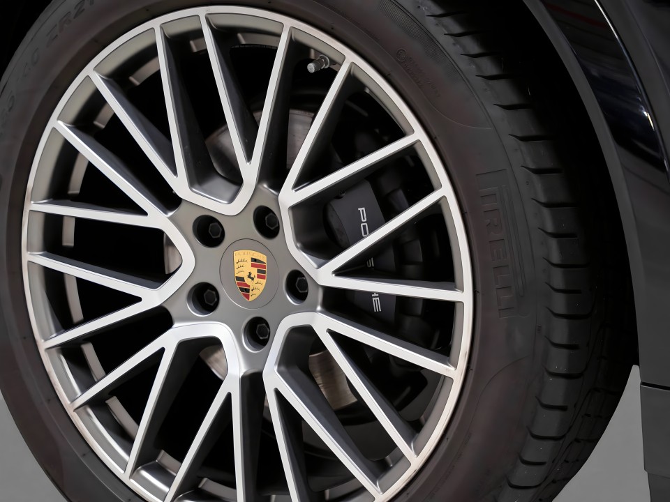 Porsche Cayenne Platinum Edition - foto 31