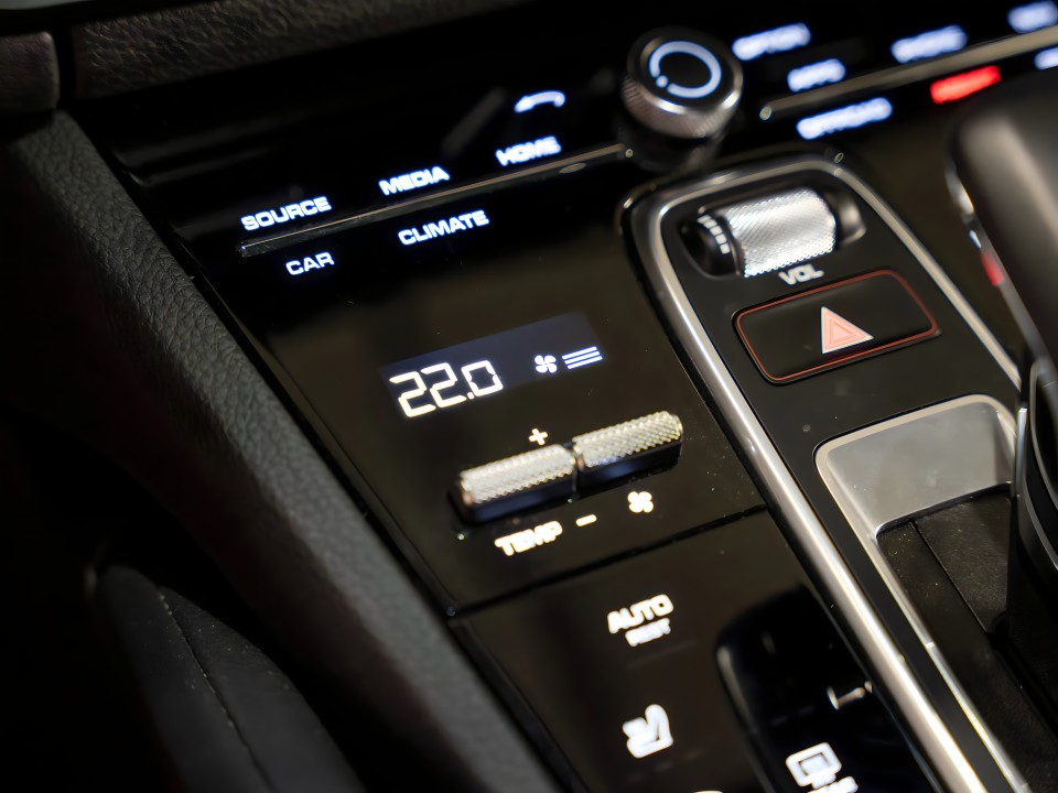 Porsche Cayenne Platinum Edition - foto 18