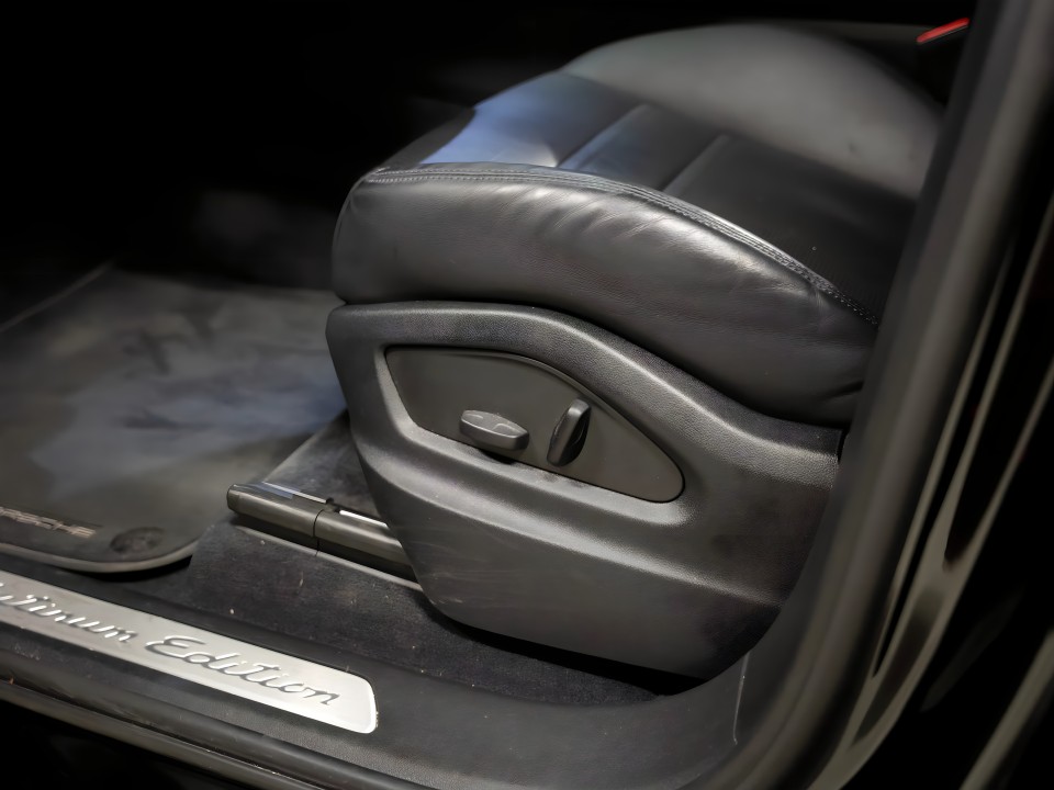 Porsche Cayenne Platinum Edition - foto 24