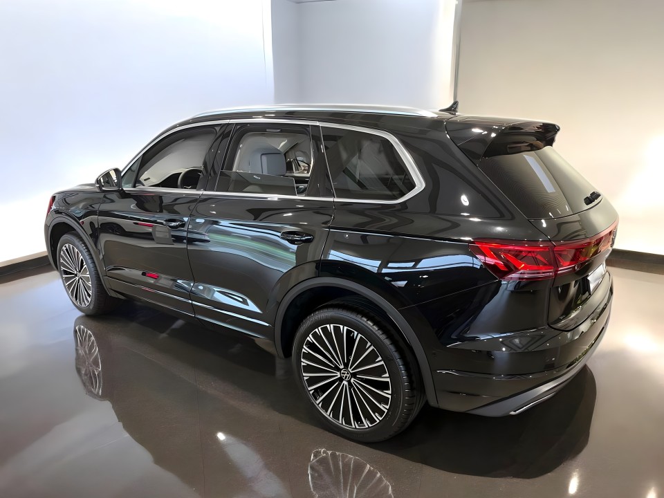 Volkswagen Touareg V6 TDI Elegance (3)