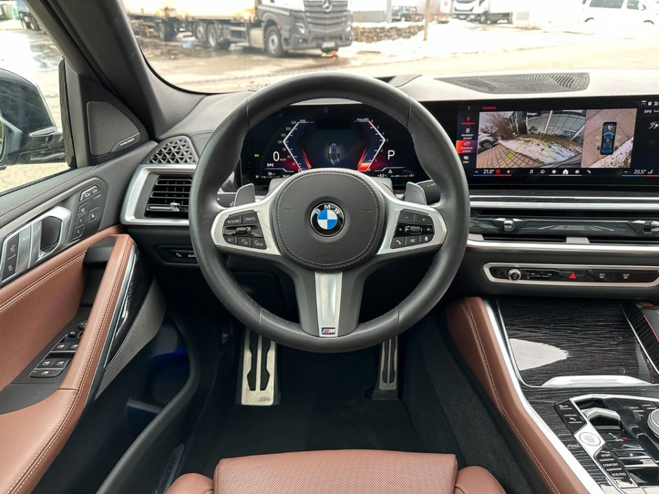 BMW X6 xDrive30d M-Sport facelift 2023 - foto 17