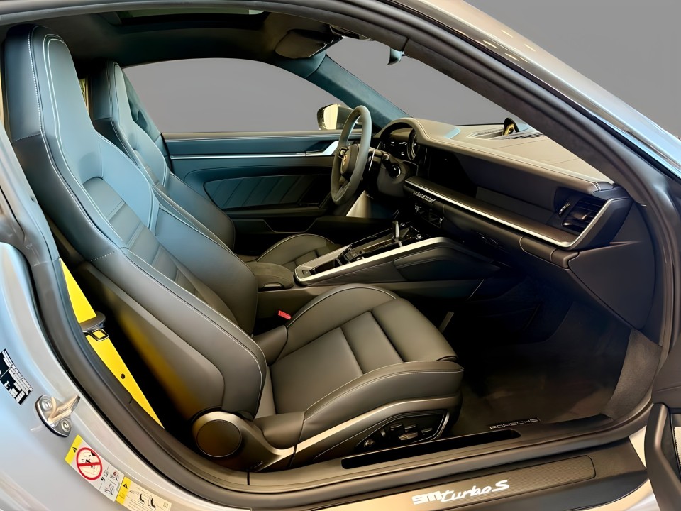 Porsche 911 Turbo S - foto 11
