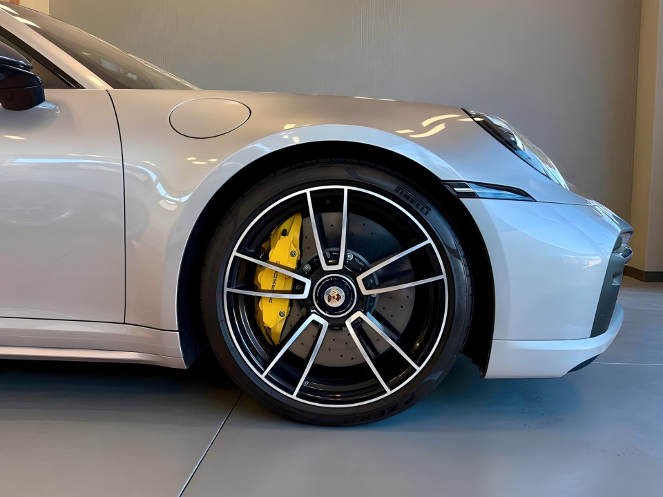 Porsche 911 Turbo S - foto 20