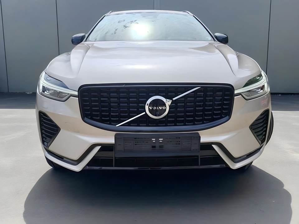 Volvo XC 60 T6 Recharge AWD Plus Dark (2)