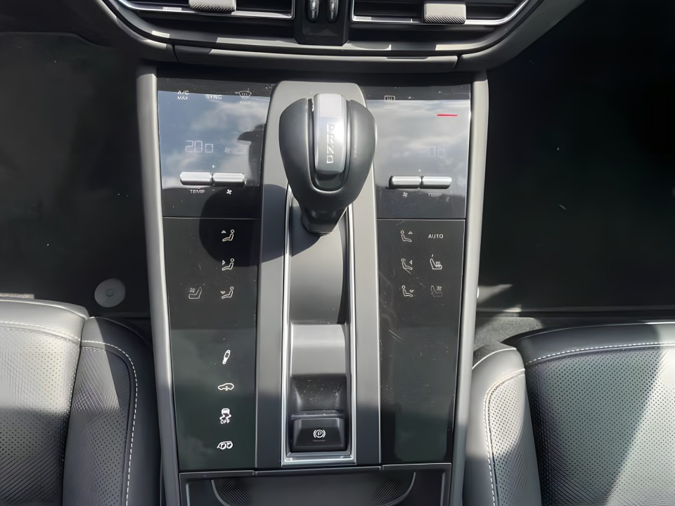 Porsche Macan T - foto 14