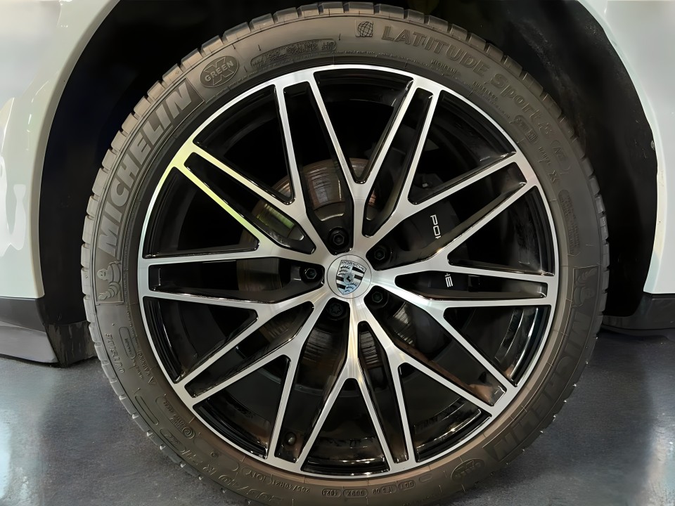 Porsche Macan - foto 25