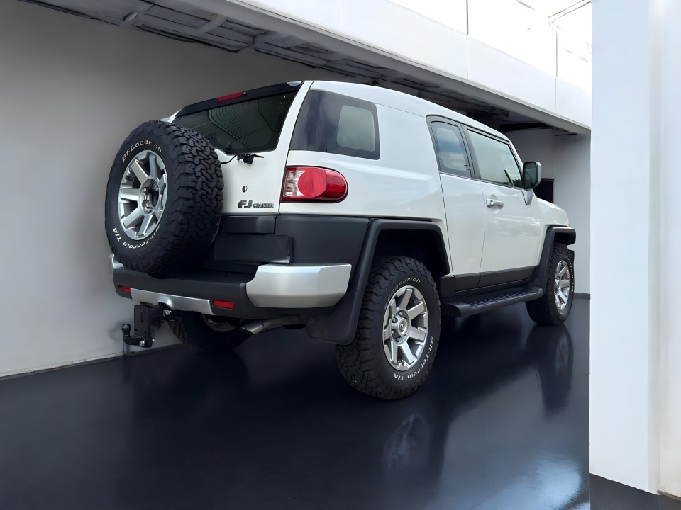 Toyota Fj Cruiser STD 4.0 V6 (2)