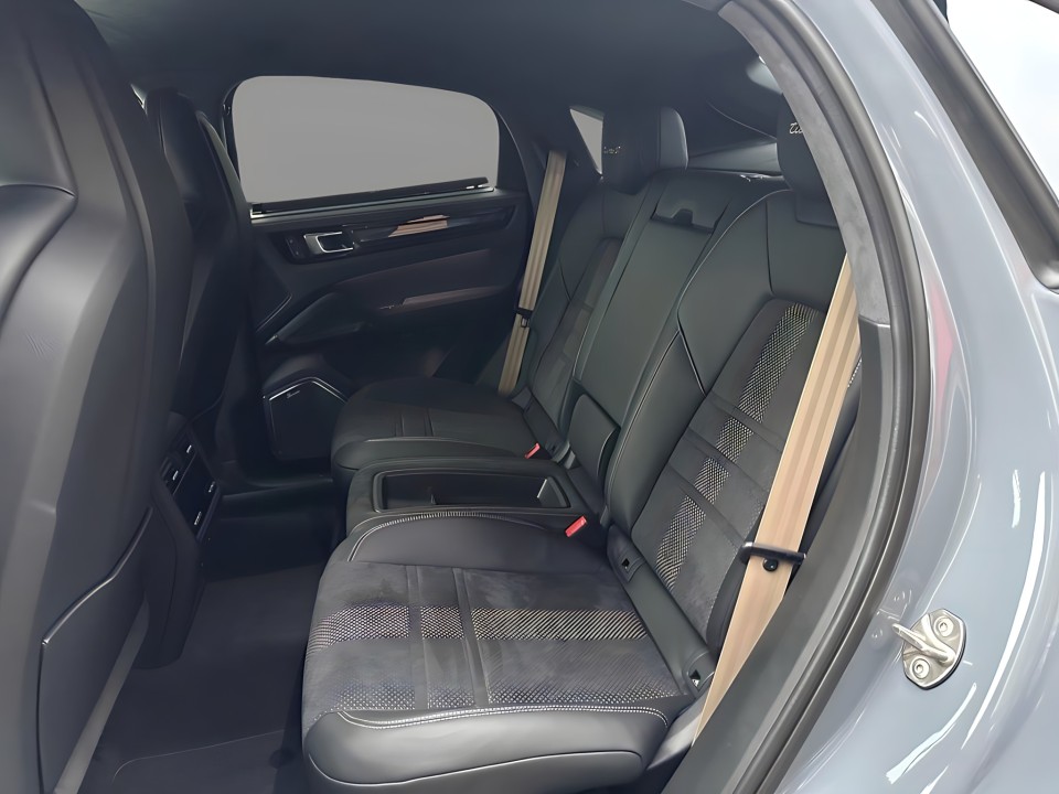 Porsche Cayenne Coupe Turbo GT - foto 9
