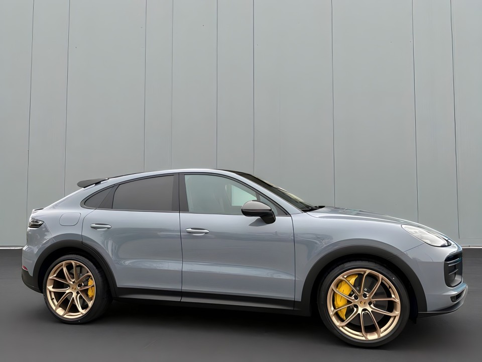 Porsche Cayenne Coupe Turbo GT (2)