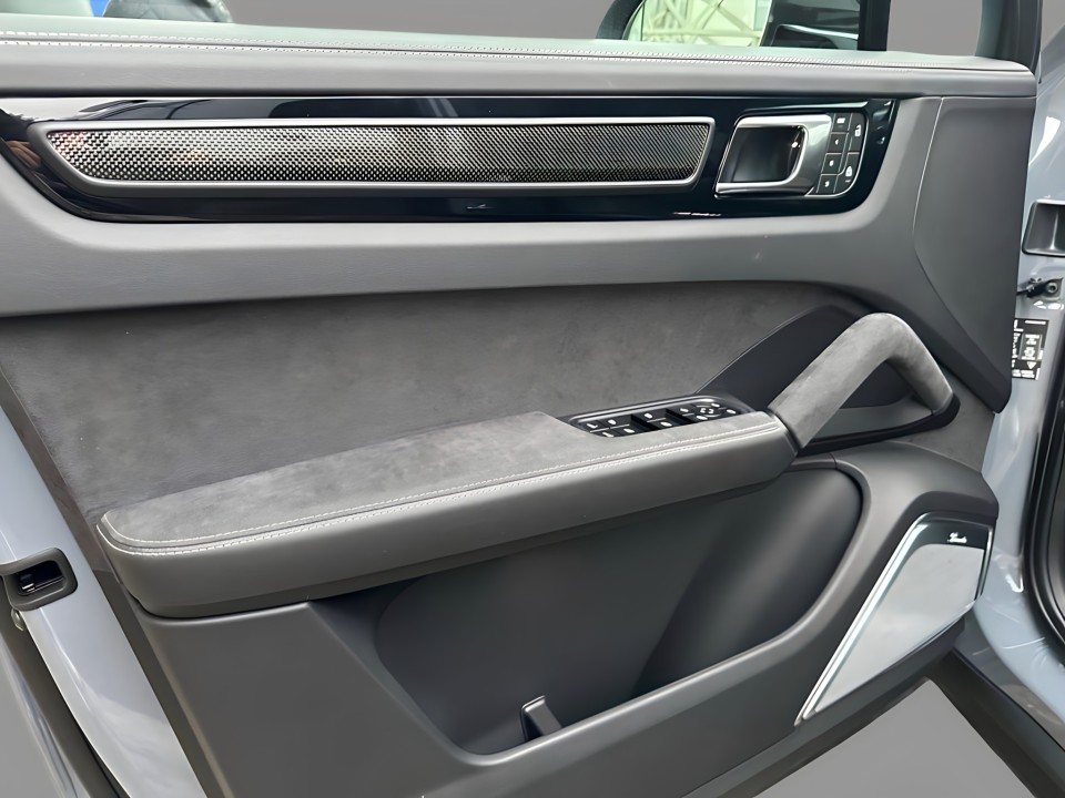 Porsche Cayenne Coupe Turbo GT - foto 12