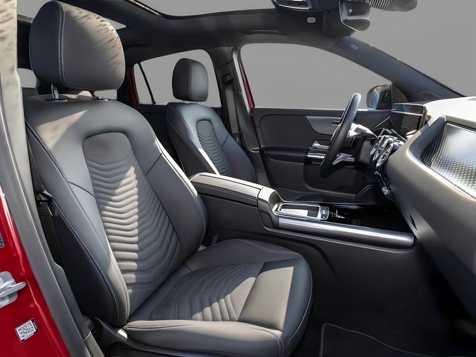 Mercedes-Benz GLA 180 AMG Line (4)